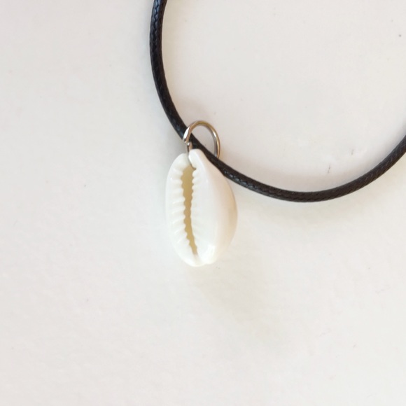 🐚 Shell Bracelet - Picture 2 of 2